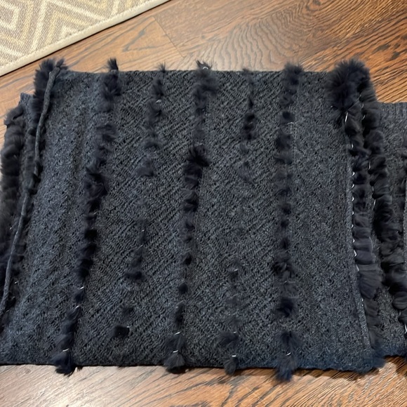 Cashmere and fur scarf - Picture 4 of 4